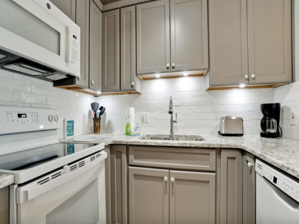 Holmes Beach 2 Bedroom Beach Front Vacation Rental Sleeps 4